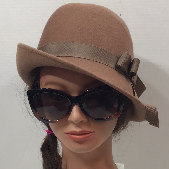 Vintage Accessories - Vintage Henry Pollack wool cloche hat